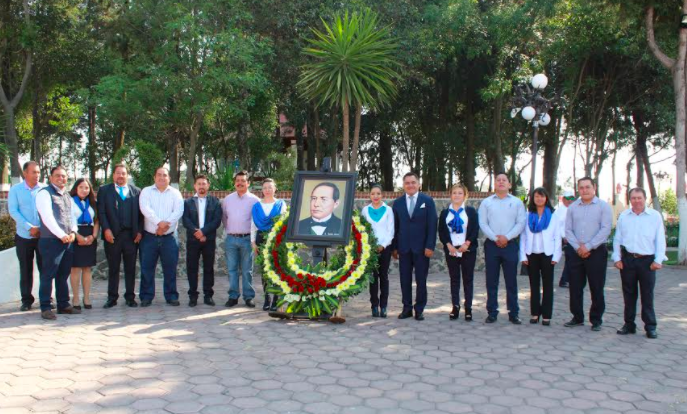 Conmemora Tetla el 212 Aniversario del Natalicio de Benito Juárez